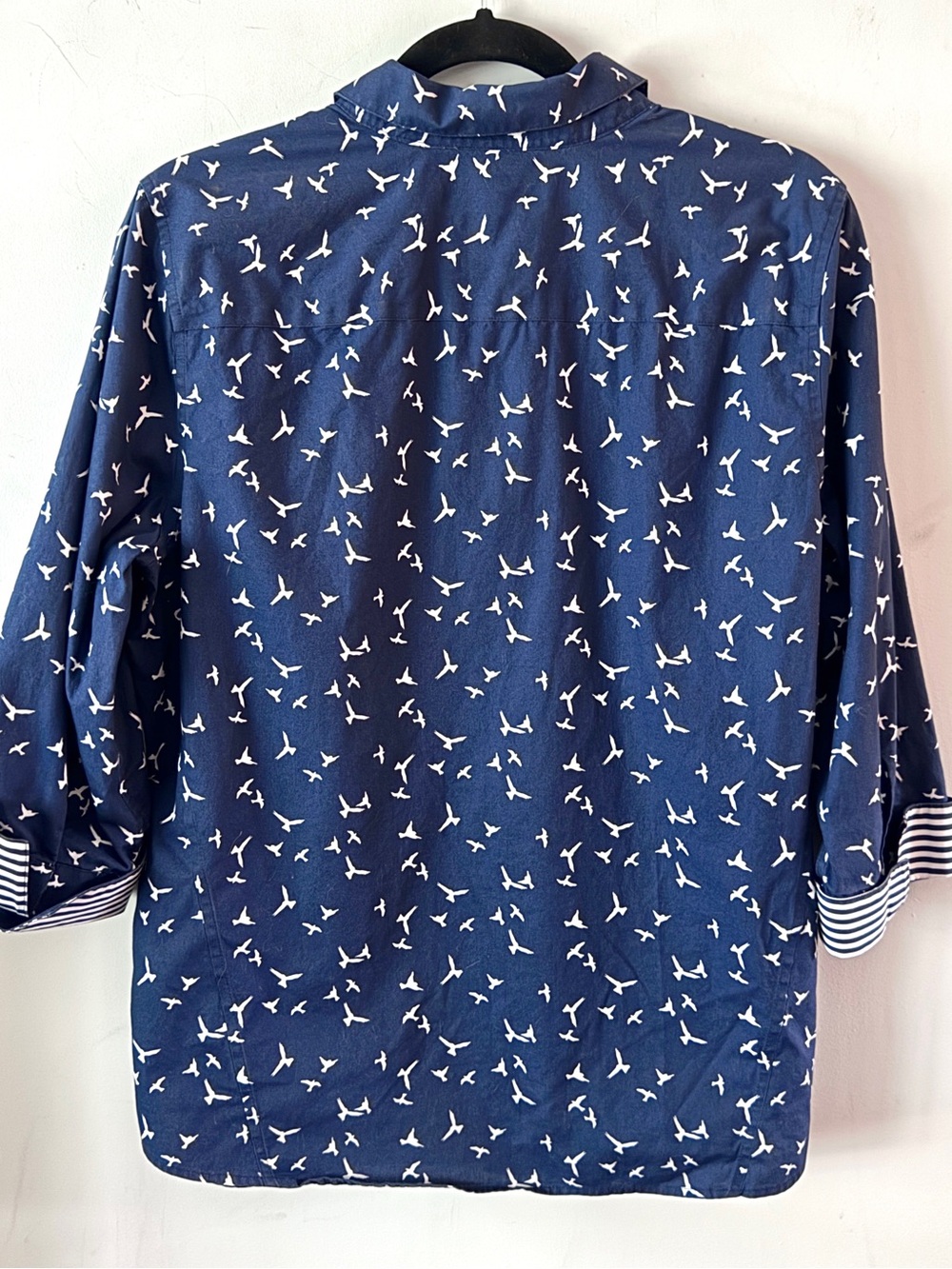 Foxcroft Navy with White Bird Print Tailored Button-Down Shirt Top Size L NWOT - Picture 6 of 9